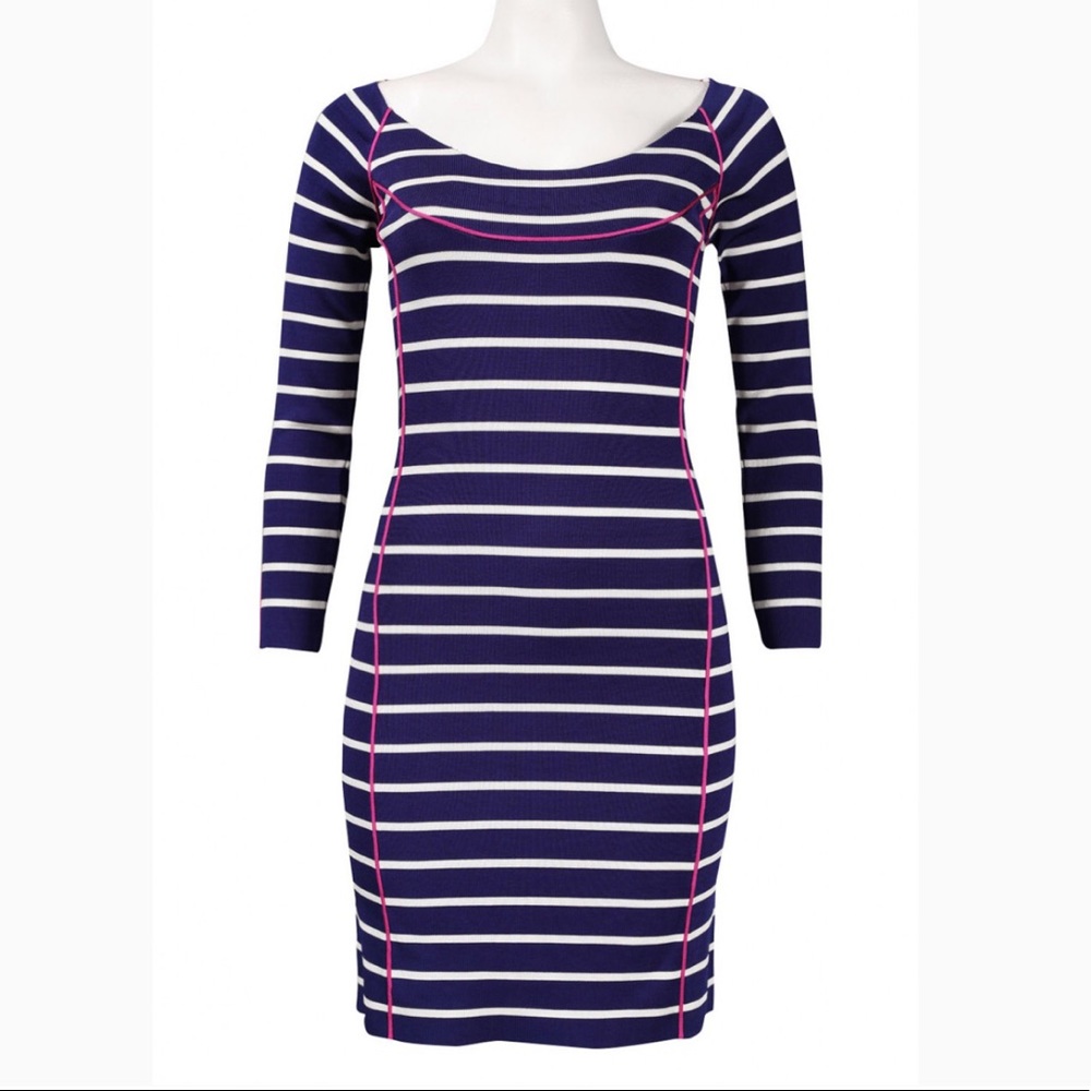 Jessica Simpson body con dress